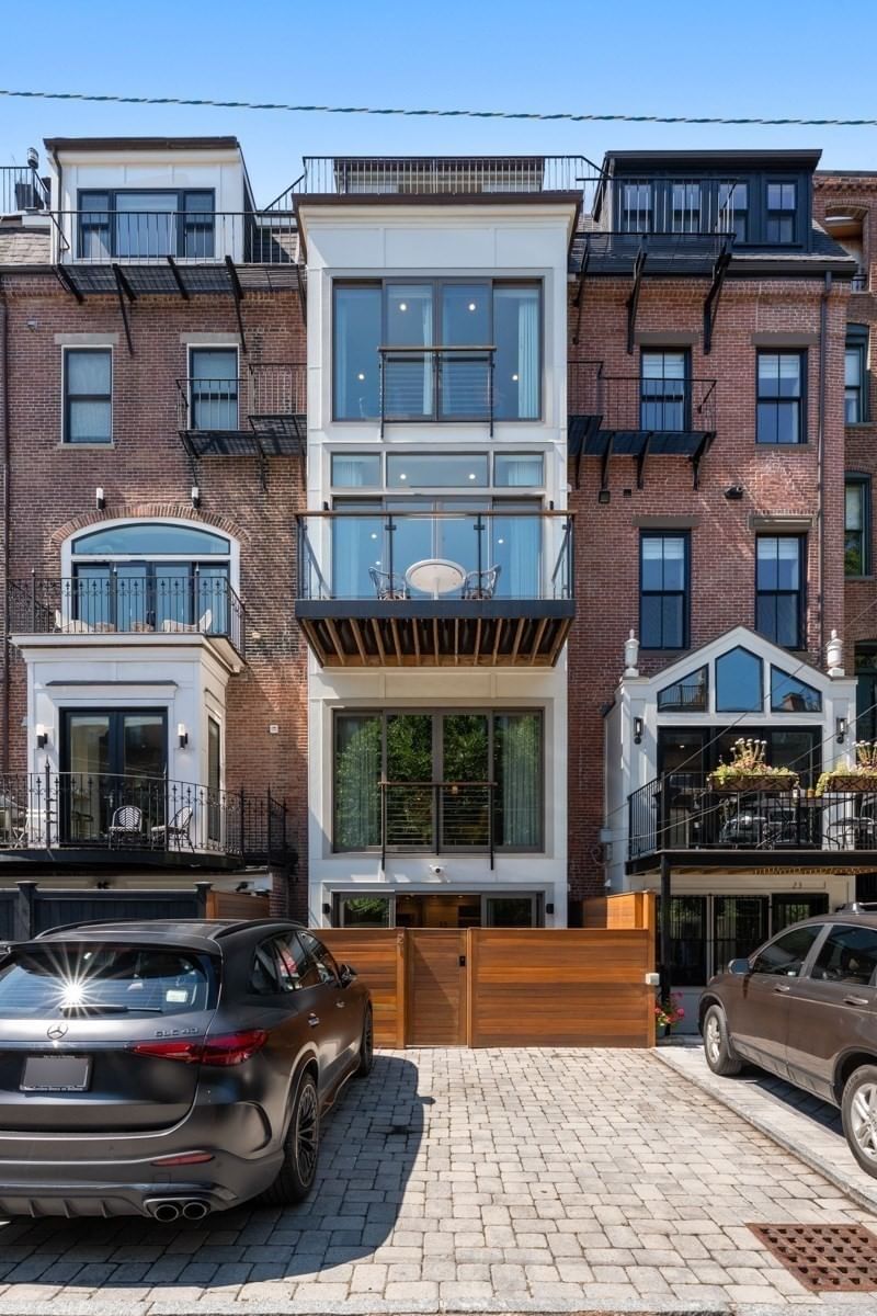 21 Rutland Sq Boston — Photo 36 of 39