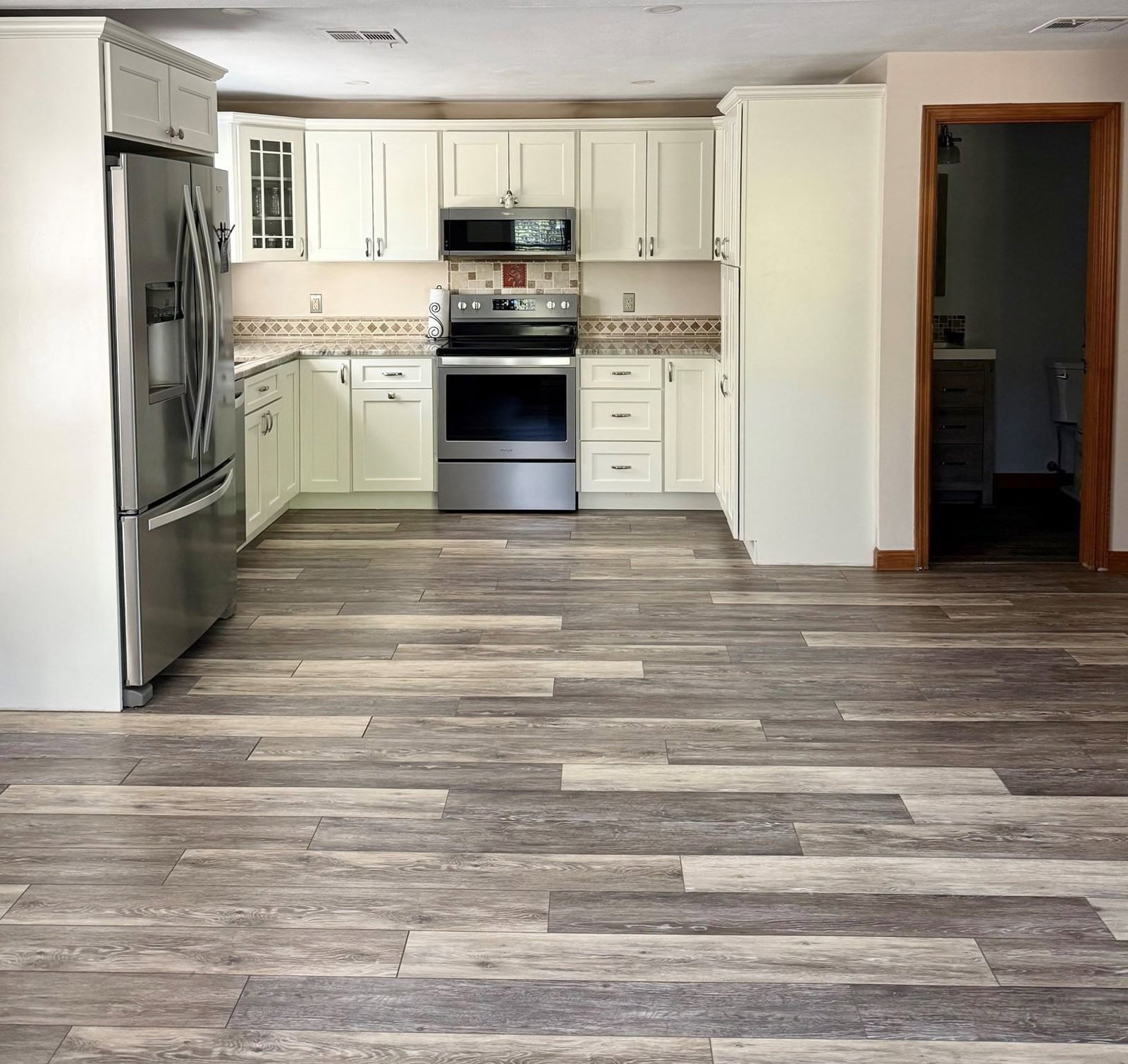870 Landry Ave #8 North Attleboro — Photo 2 of 20