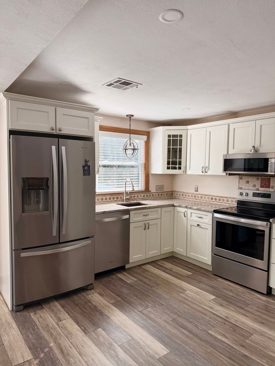 870 Landry Ave #8 North Attleboro — Photo 4 of 20