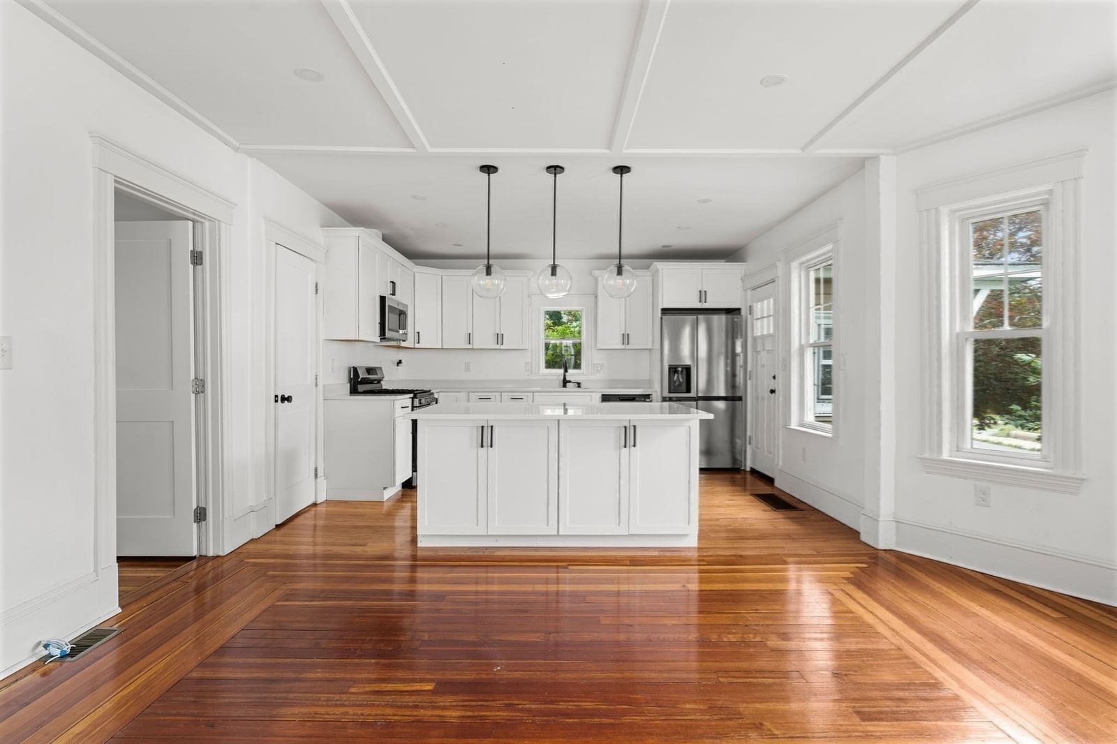 174 Warwick St Methuen — Photo 3 of 25