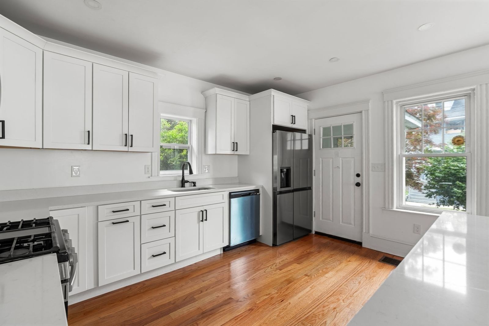 174 Warwick St Methuen — Photo 4 of 25