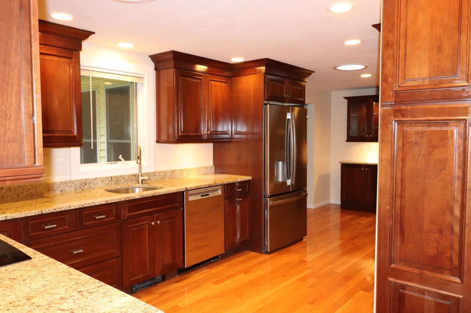 146 Walnut St Shrewsbury — Photo 5 of 25