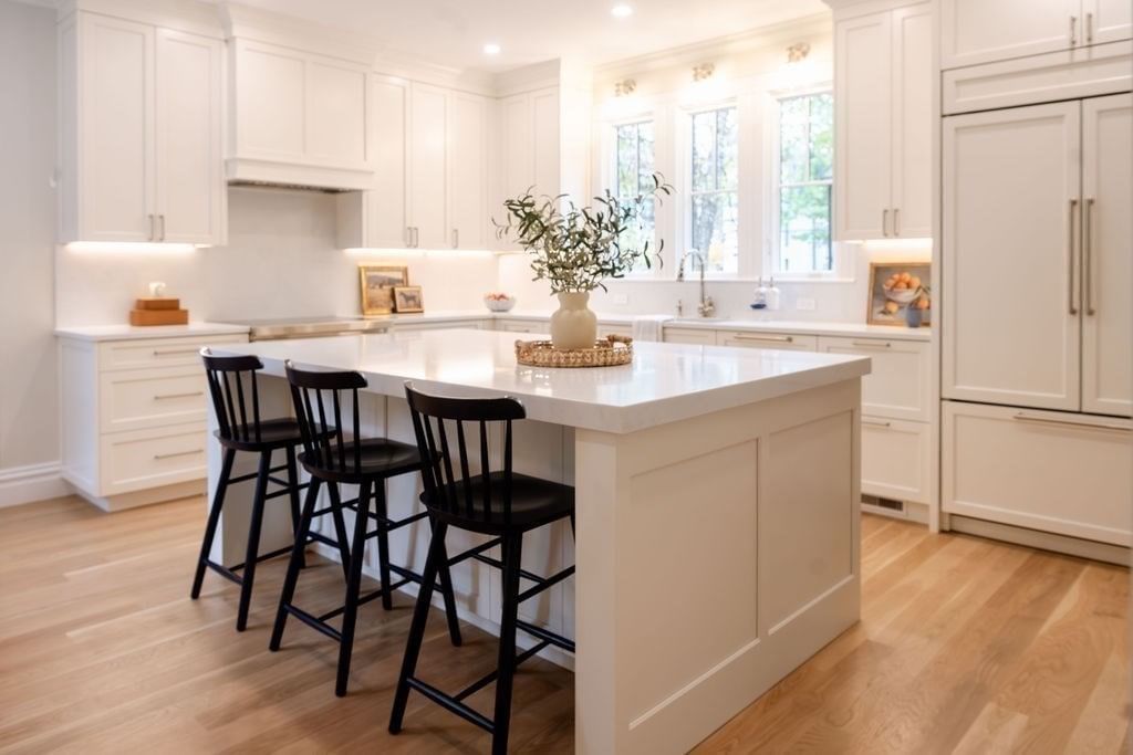 220 Aspinwall Ave Brookline — Photo 2 of 38