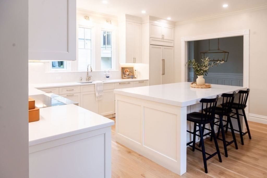 220 Aspinwall Ave Brookline — Photo 3 of 38