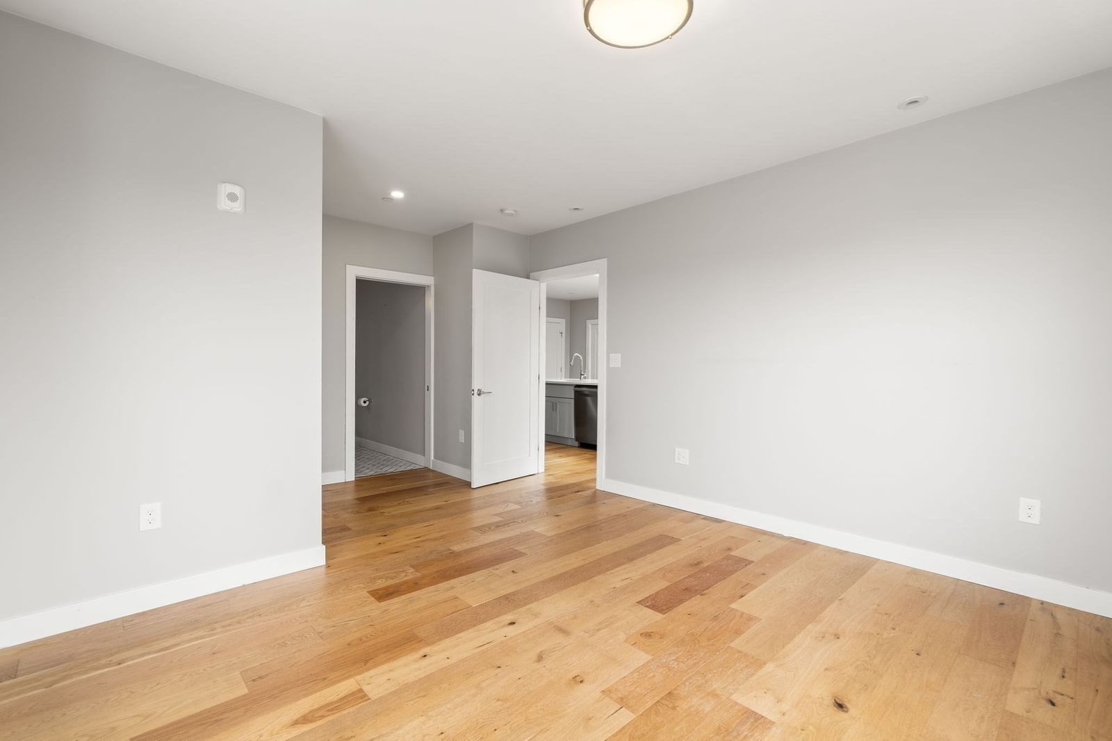 10-16 Everett St #402 Boston — Photo 22 of 39