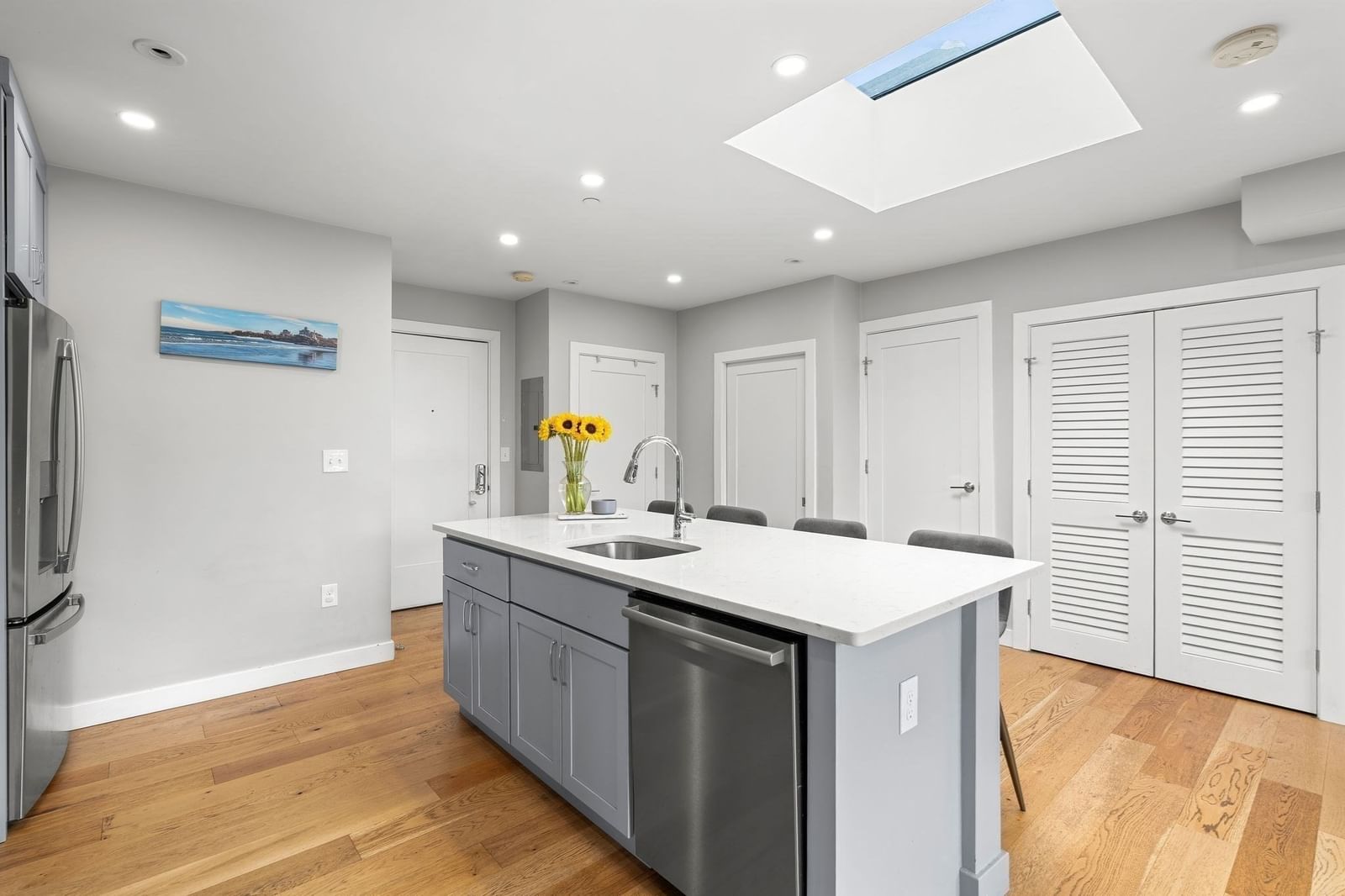 10-16 Everett St #402 Boston — Photo 4 of 39