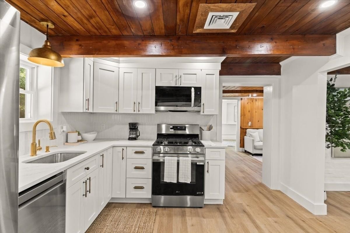 3 Abraham Ave Freetown — Photo 10 of 42