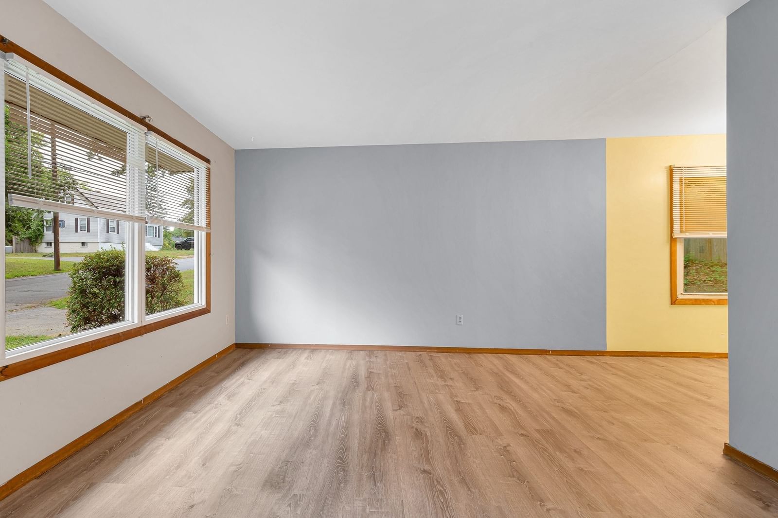 122 Fetherston Ave Lowell — Photo 3 of 42