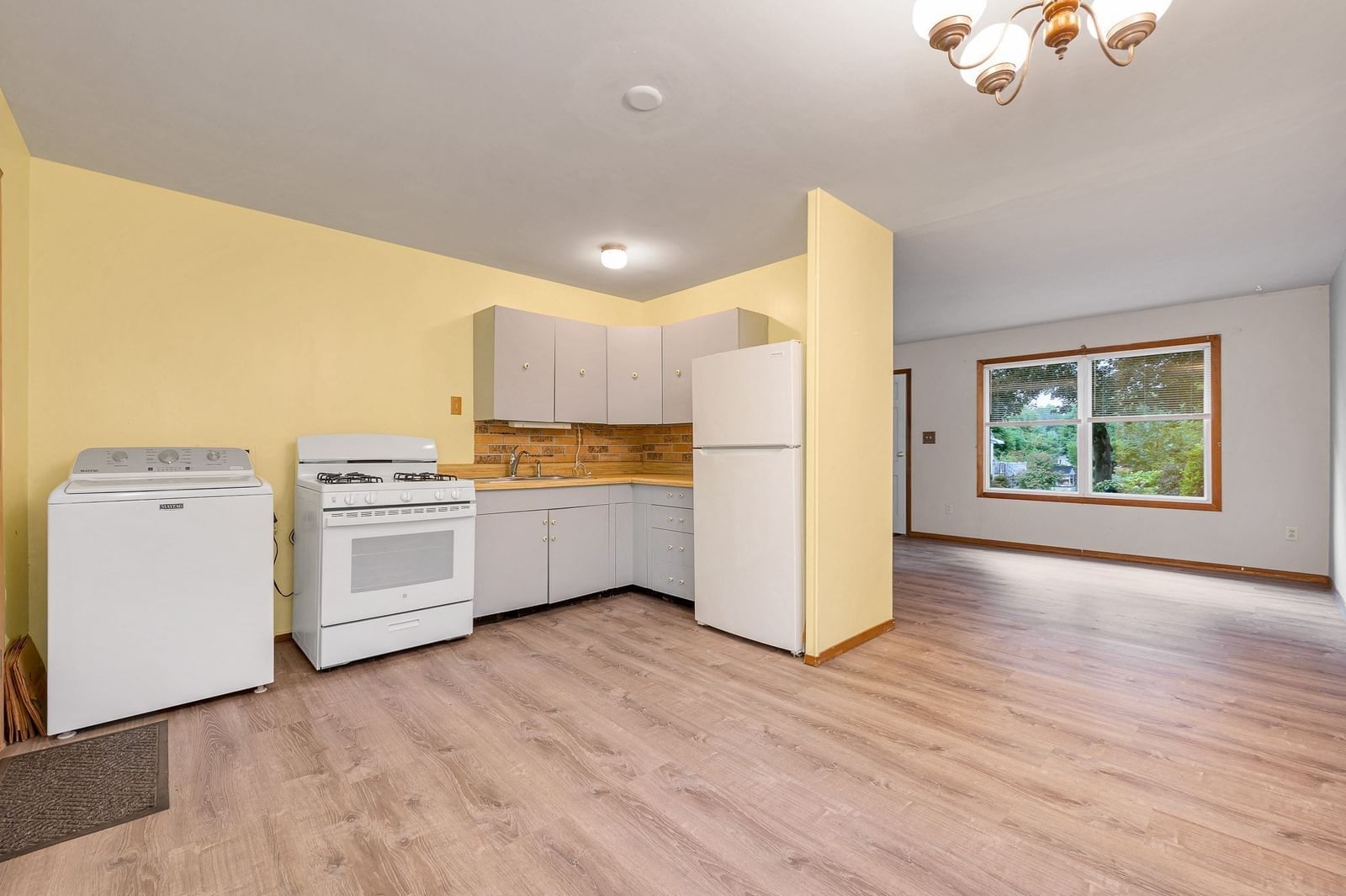 122 Fetherston Ave Lowell — Photo 9 of 42