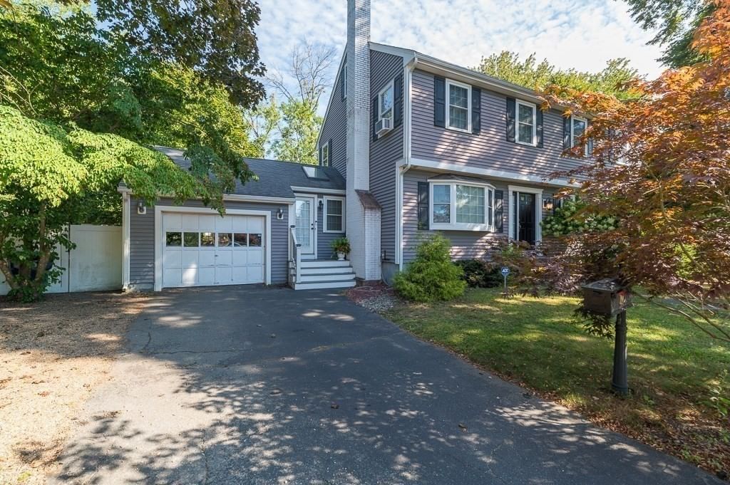 Property at 10 Donegal Circle, Danvers, MA 01923