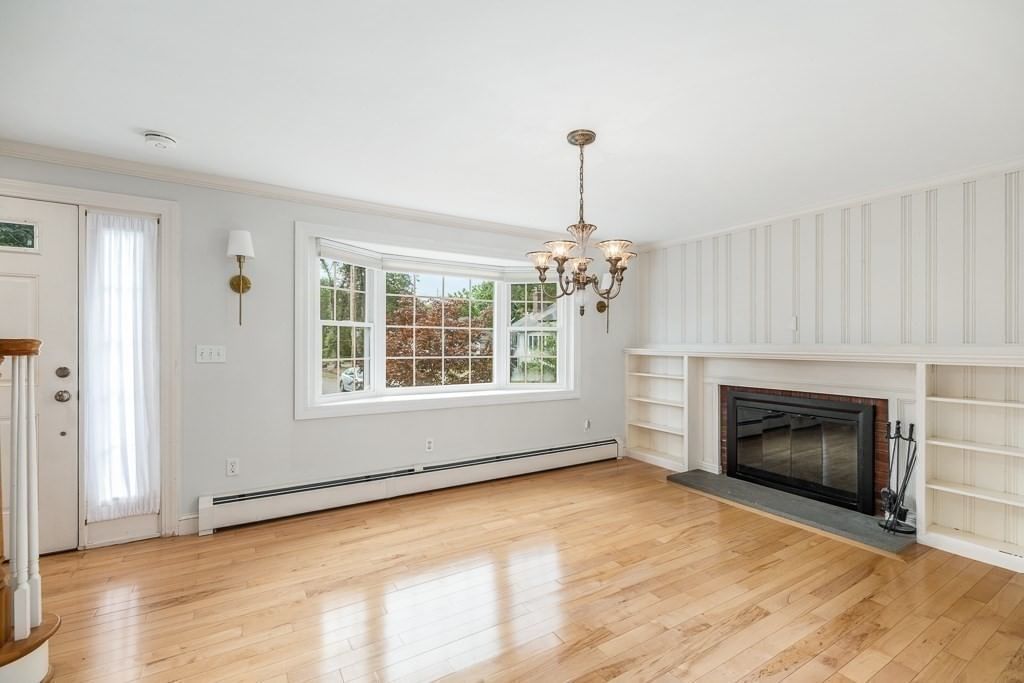 10 Donegal Circle Danvers — Photo 9 of 29