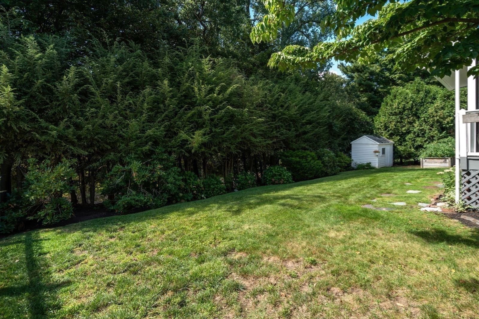 46 Norwich Circle Medford — Photo 33 of 37