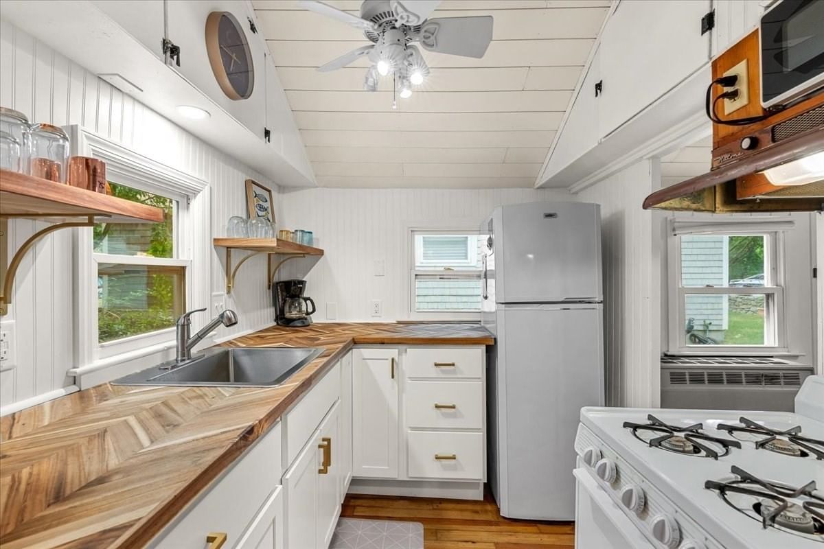 207 Bartlett Rd Plymouth — Photo 15 of 36