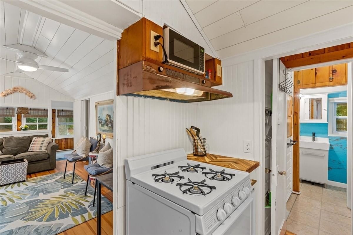207 Bartlett Rd Plymouth — Photo 16 of 36