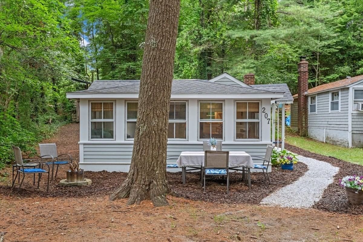 207 Bartlett Rd Plymouth — Photo 4 of 36