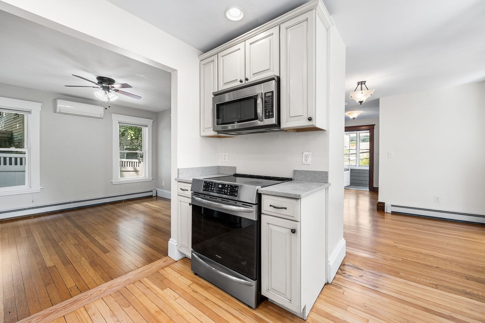 106 Paul Revere Rd Arlington — Photo 10 of 33
