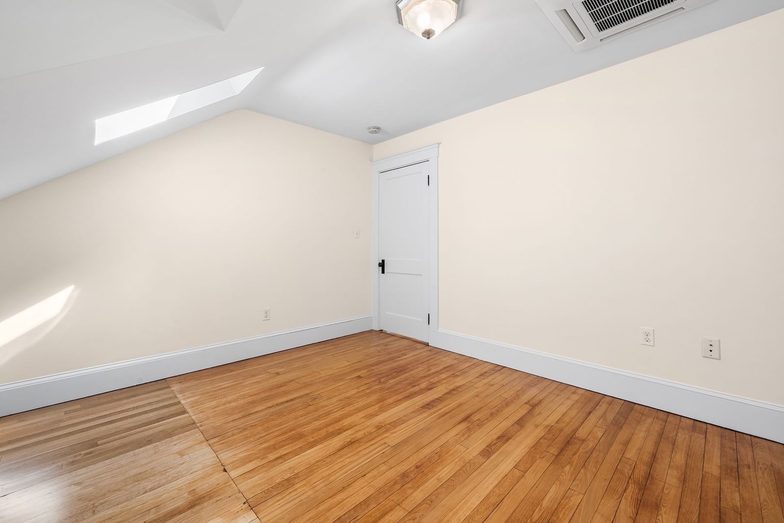 106 Paul Revere Rd Arlington — Photo 22 of 33