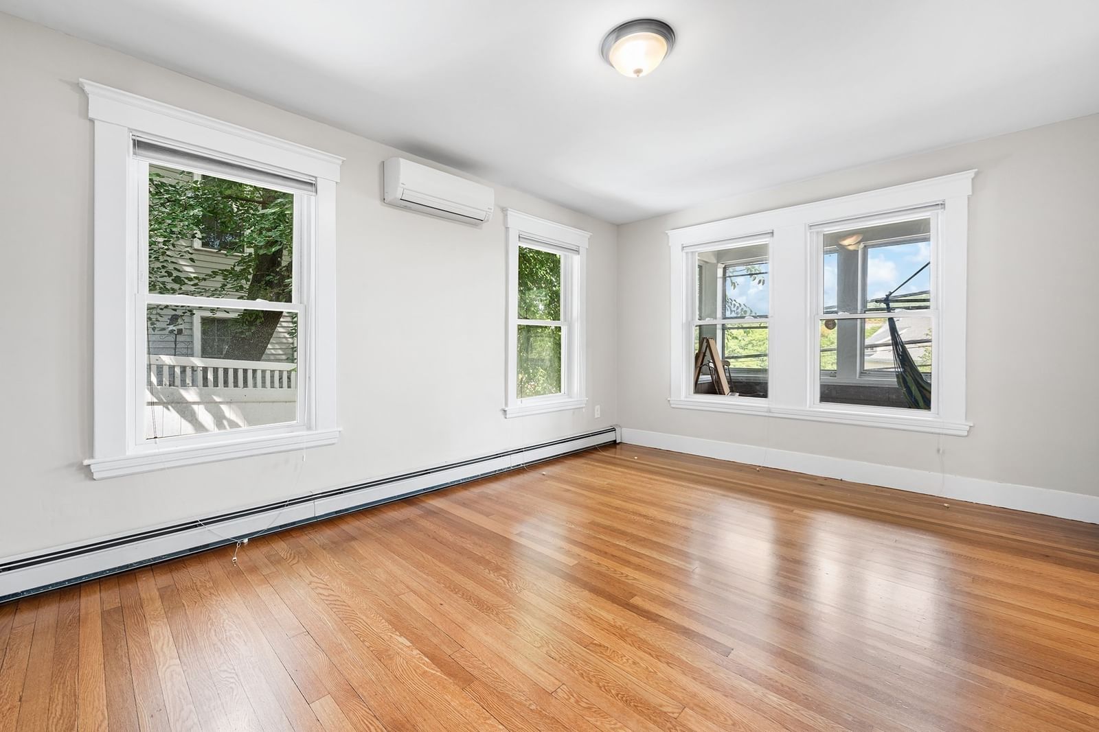 106 Paul Revere Rd Arlington — Photo 4 of 33