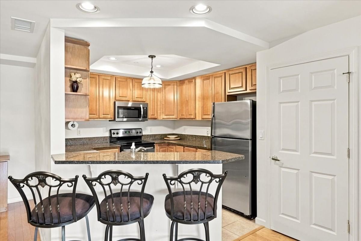 989 East St #303 Dedham — Photo 16 of 42