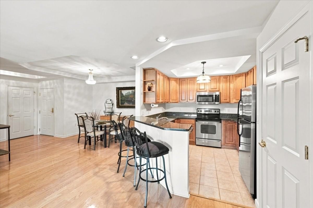 989 East St #303 Dedham — Photo 17 of 42
