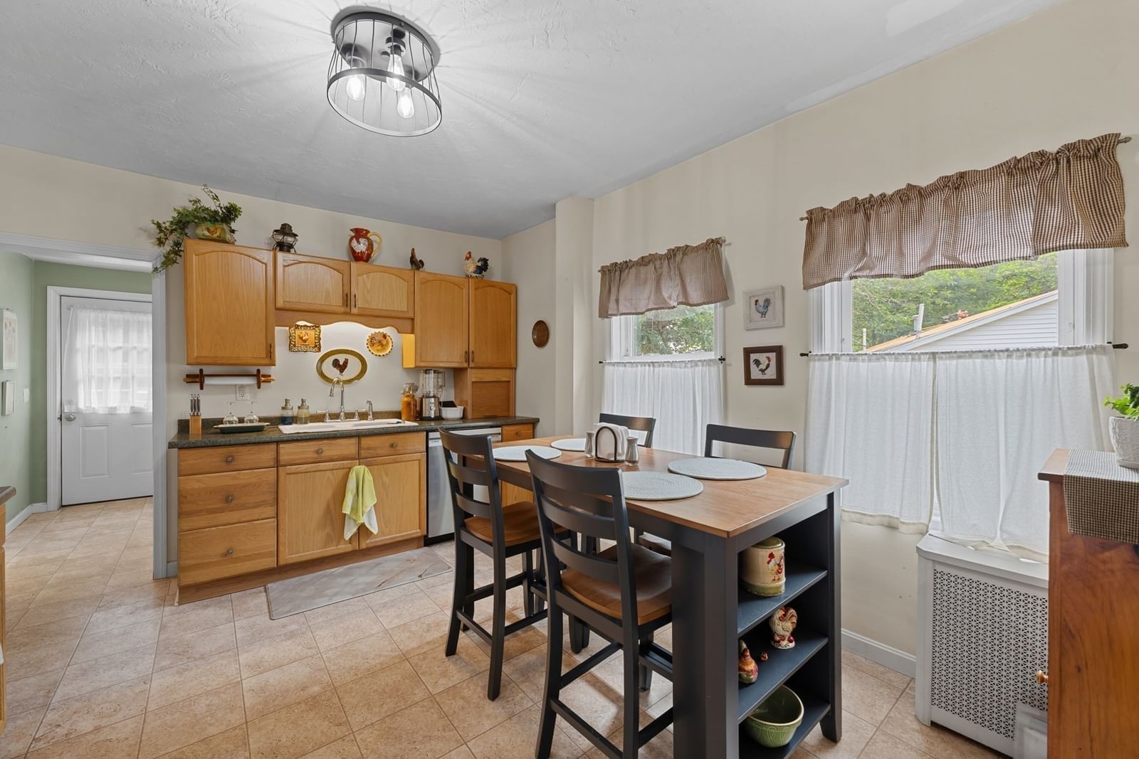 46 Chester Street Worcester — Photo 10 of 31