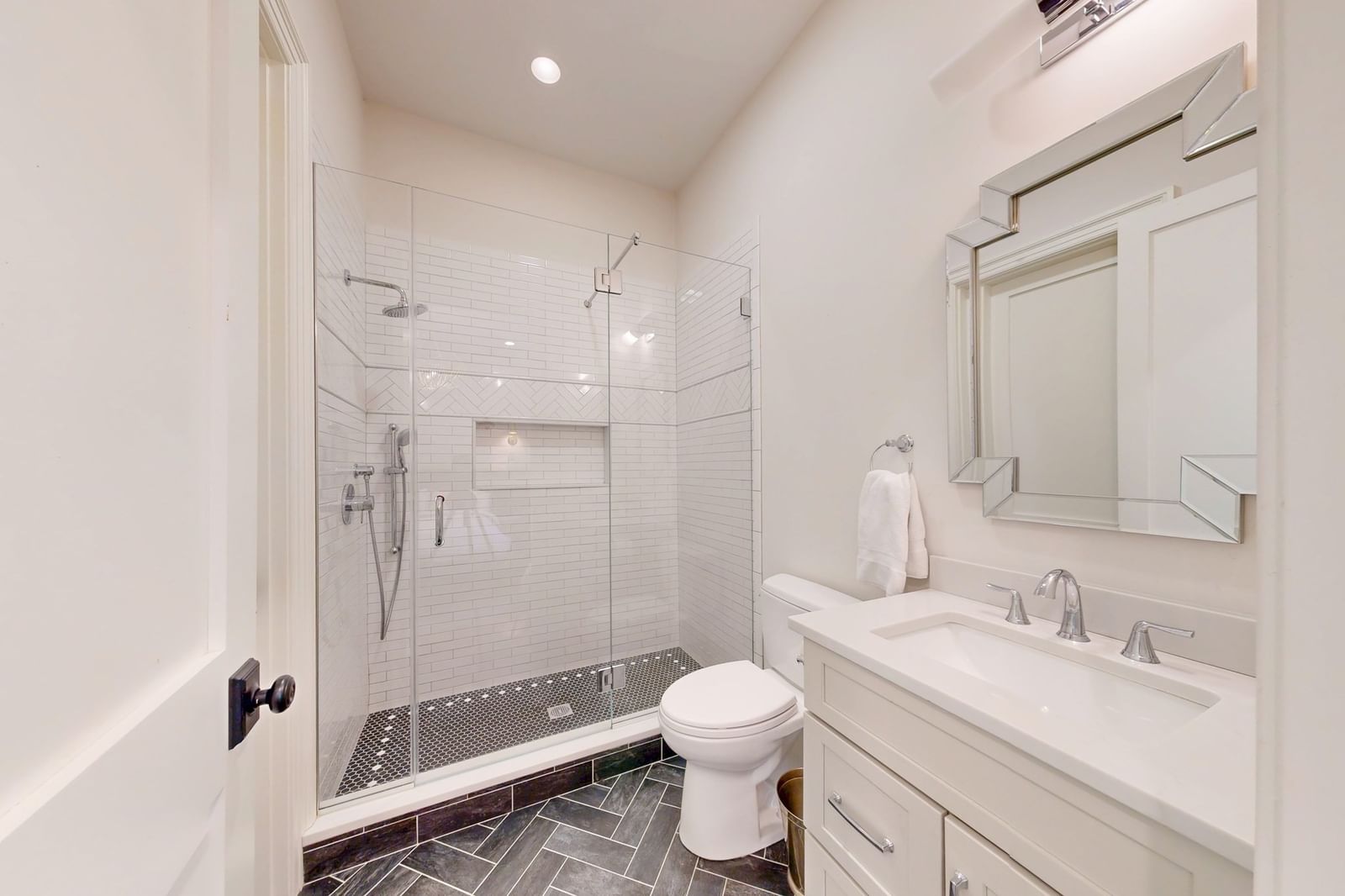 370 Grove St Needham — Photo 14 of 40