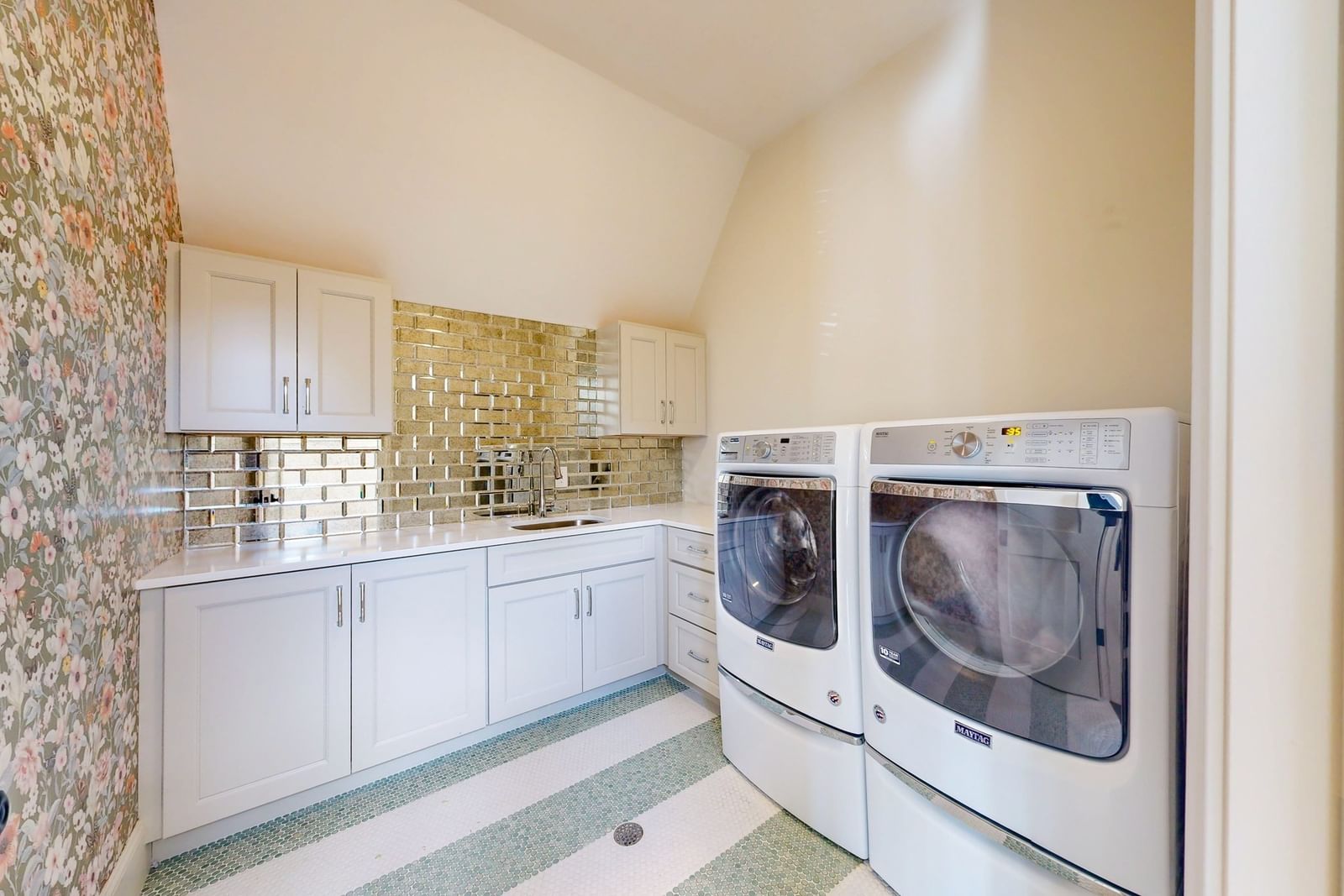 370 Grove St Needham — Photo 34 of 40