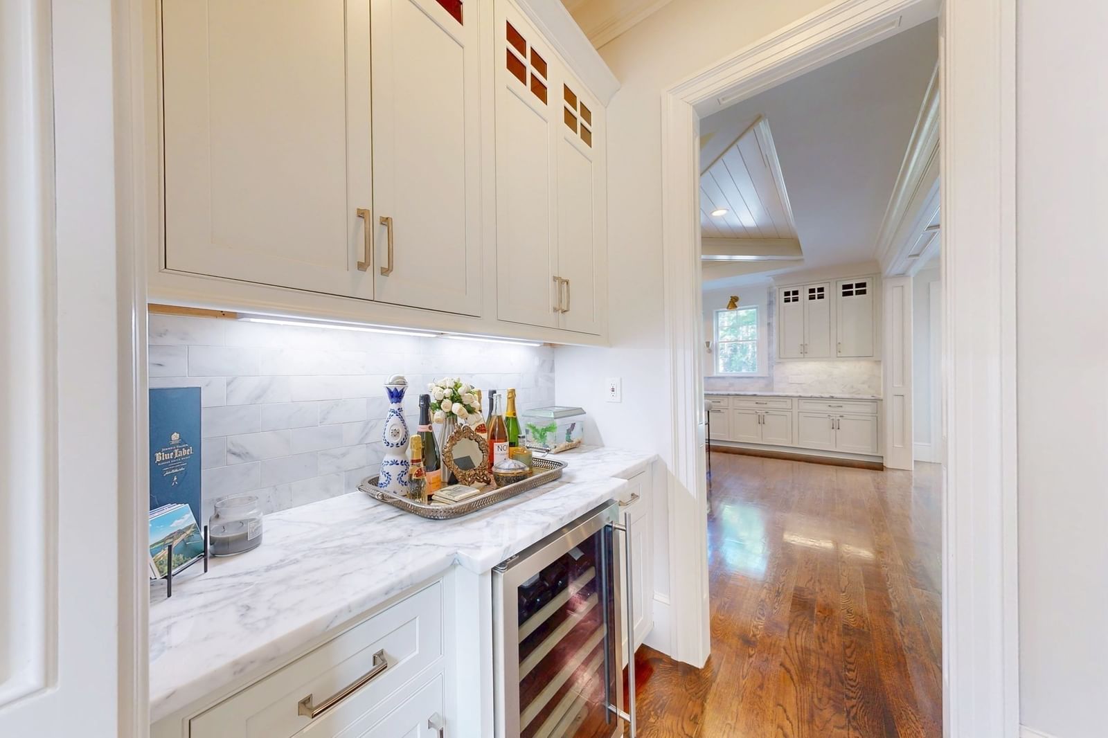 370 Grove St Needham — Photo 9 of 40