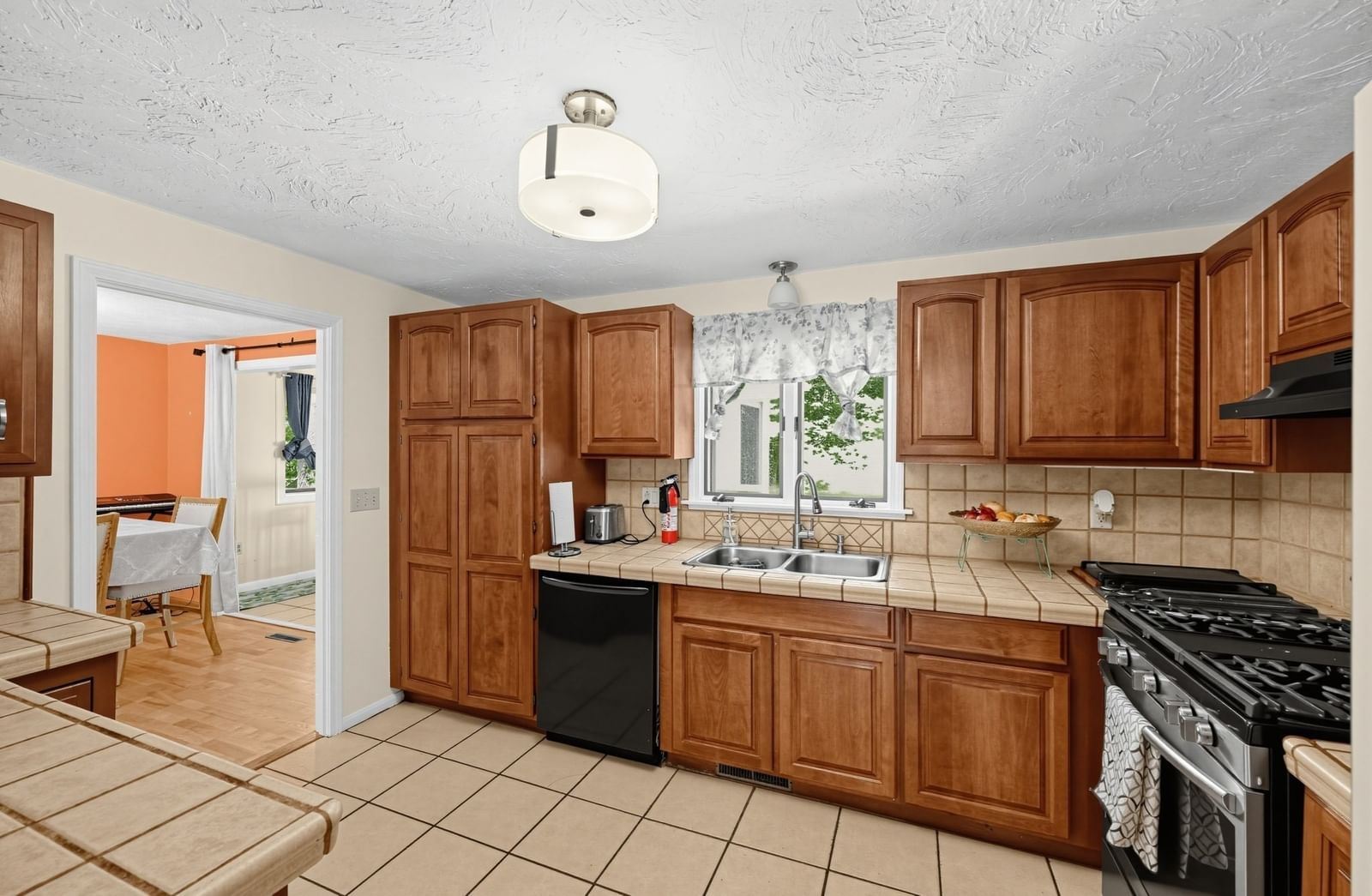 7 Balsam Dr Townsend — Photo 3 of 29