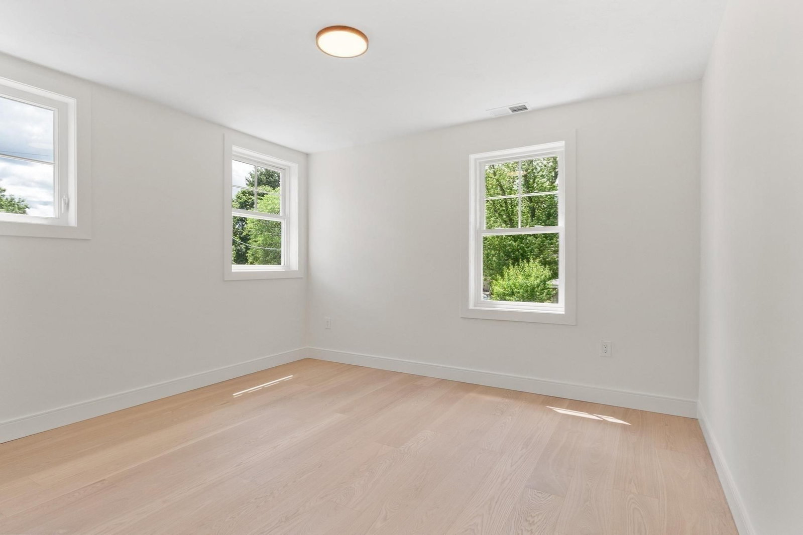 58 Neillian Street Bedford — Photo 25 of 42