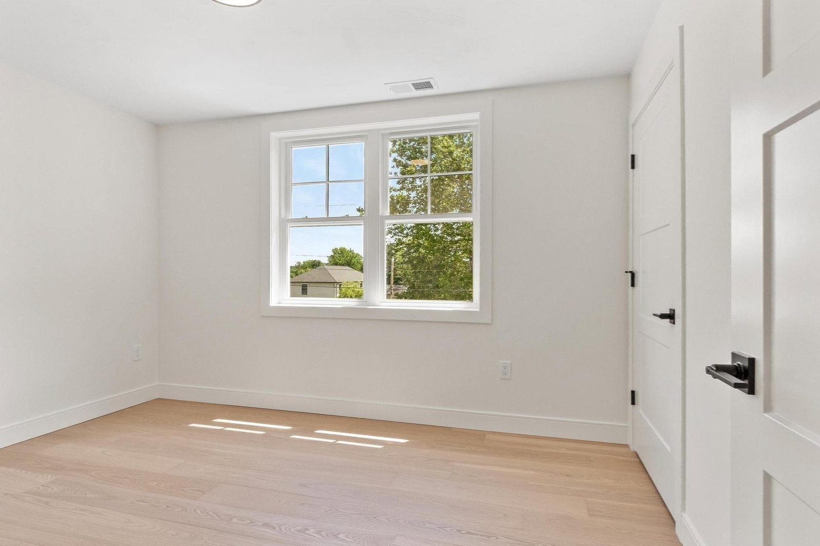 58 Neillian Street Bedford — Photo 26 of 42