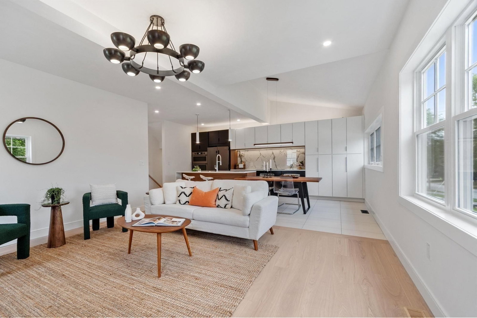 58 Neillian Street Bedford — Photo 3 of 42