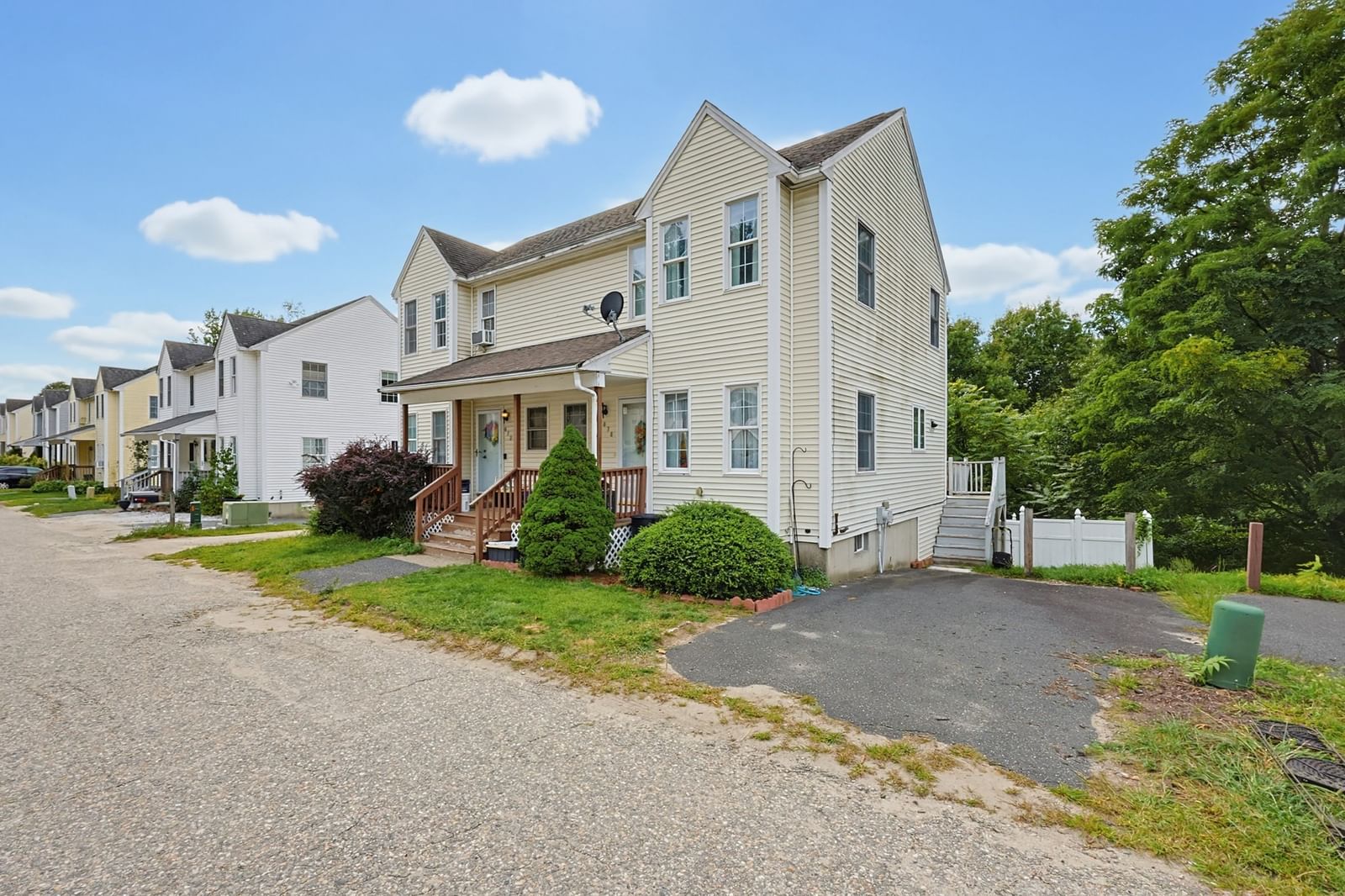 474 Plantation St Worcester — Photo 1 of 24