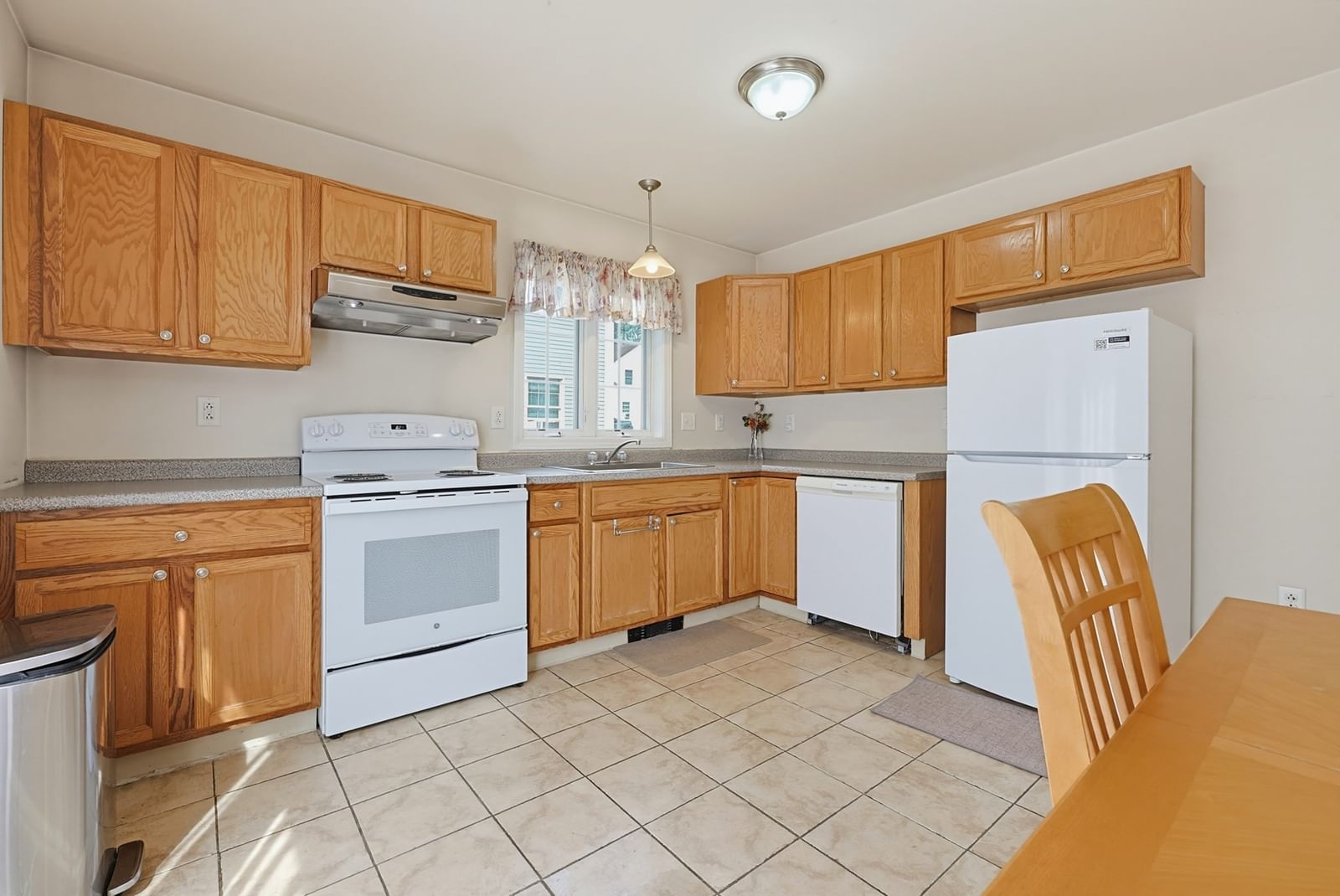 474 Plantation St Worcester — Photo 9 of 24