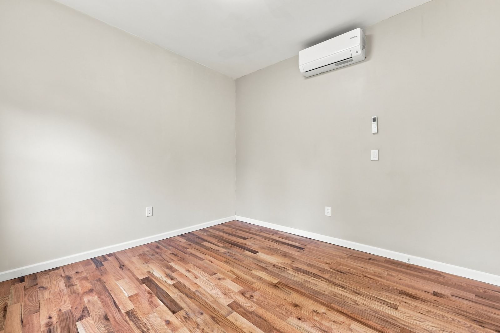 1307 Millbury Street Worcester — Photo 16 of 40