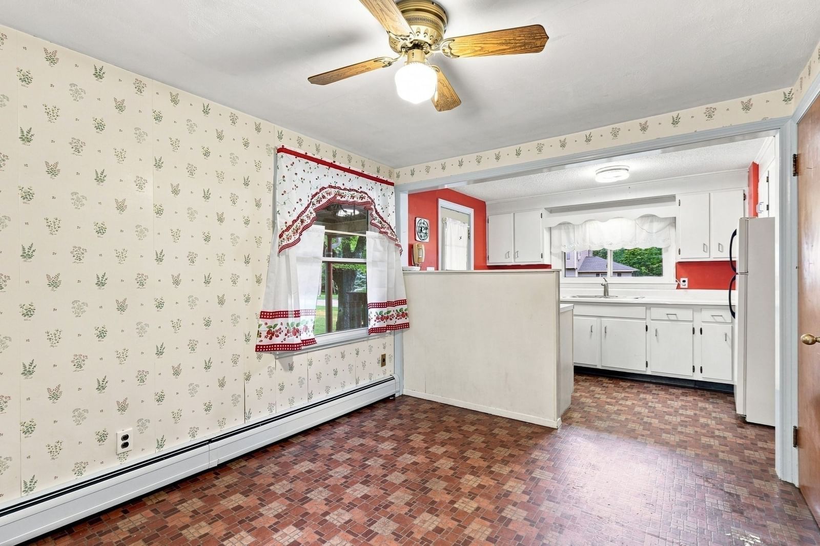 36 Silver Lake Dr Agawam — Photo 10 of 40