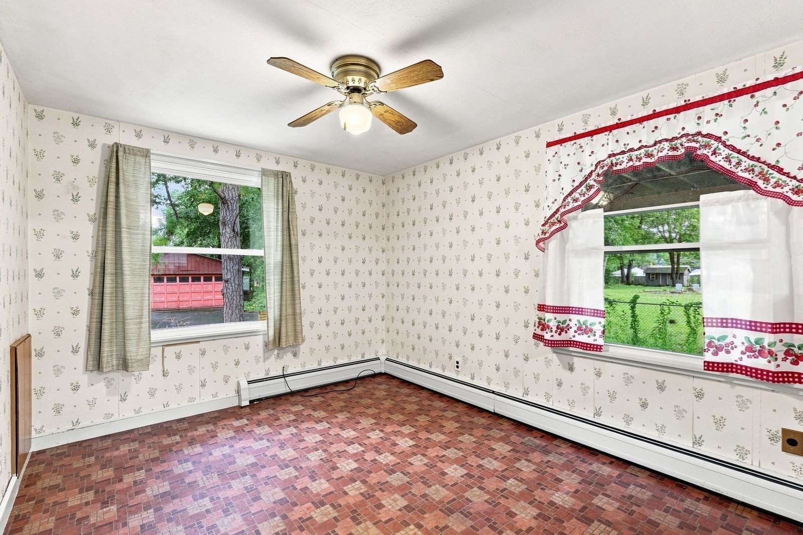 36 Silver Lake Dr Agawam — Photo 12 of 40