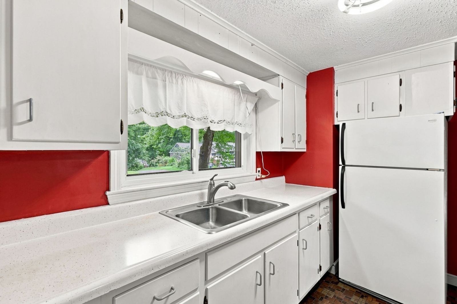 36 Silver Lake Dr Agawam — Photo 7 of 40