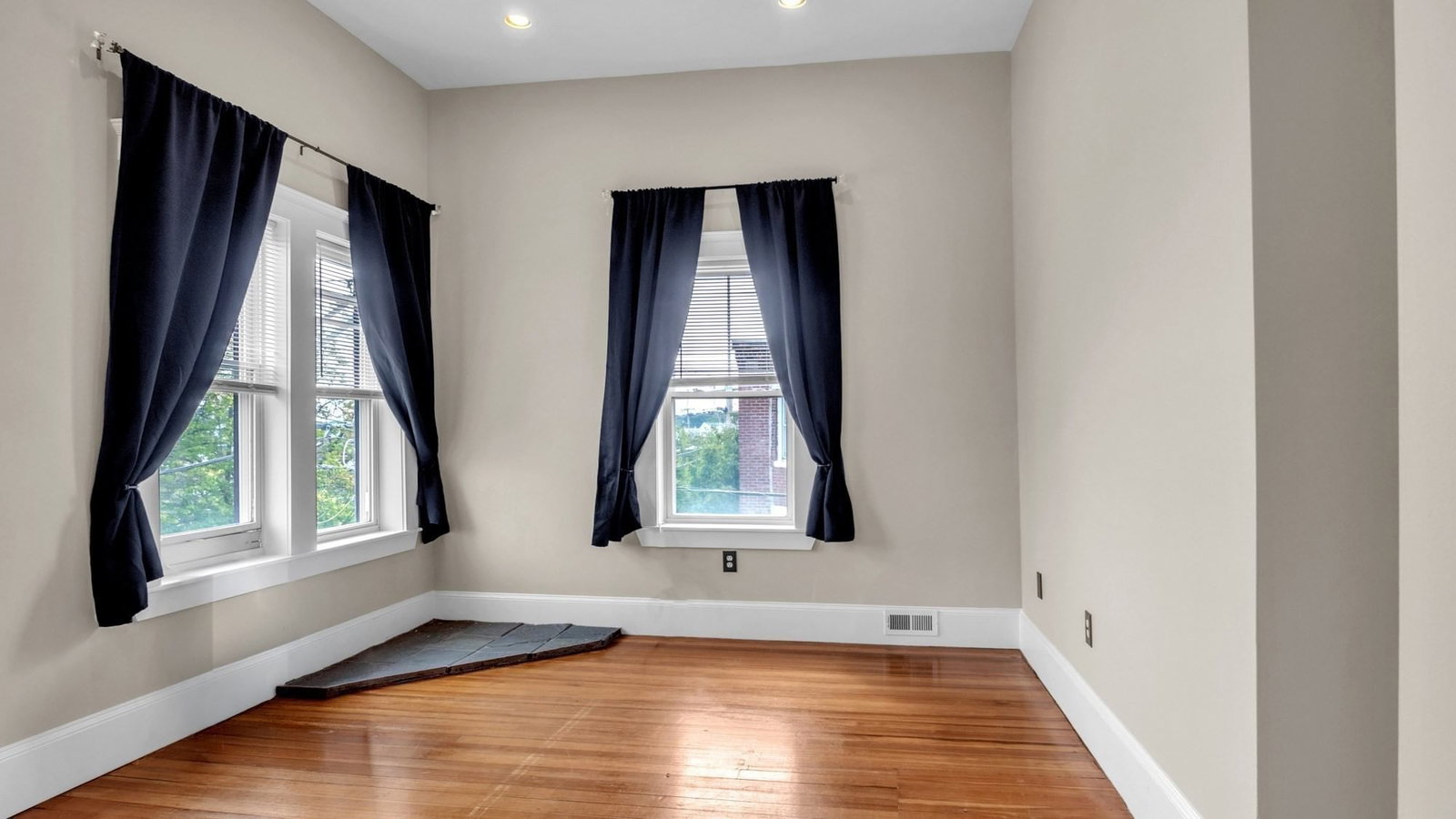 44 Pingree St #5 Salem — Photo 2 of 28