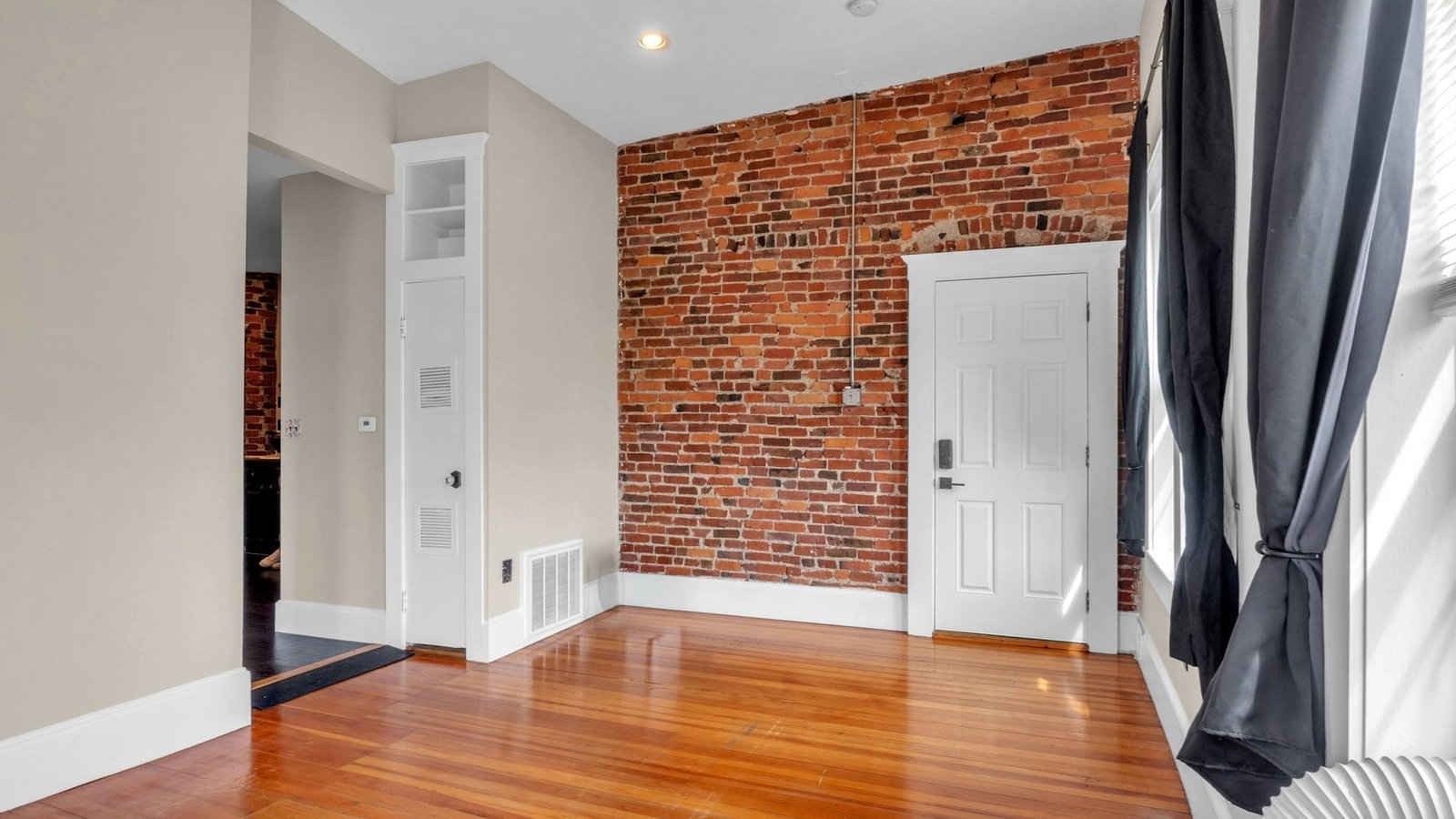44 Pingree St #5 Salem — Photo 4 of 28