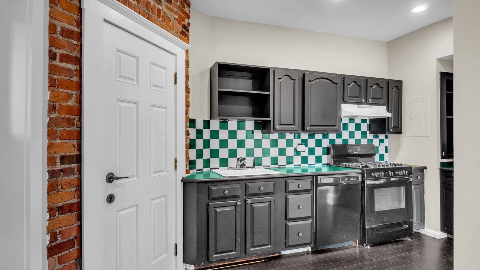 44 Pingree St #5 Salem — Photo 6 of 28