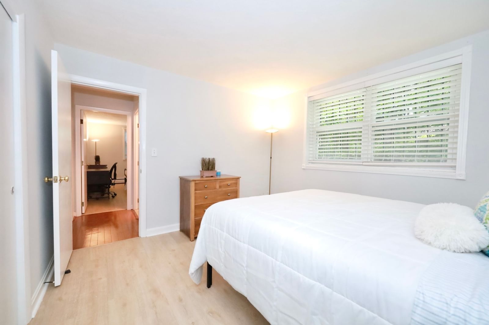 11 Cogswell Ave #6 Cambridge — Photo 9 of 13
