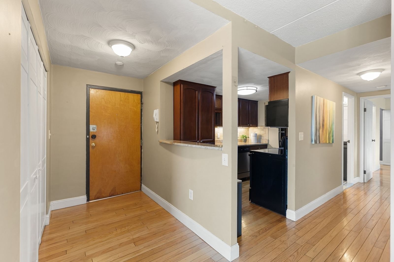 390 Broadway #51 Somerville — Photo 4 of 35