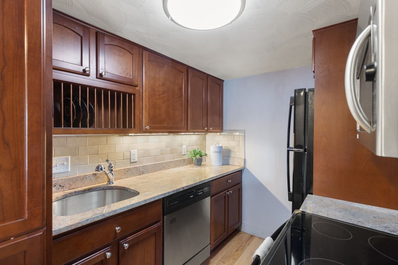 390 Broadway #51 Somerville — Photo 8 of 35
