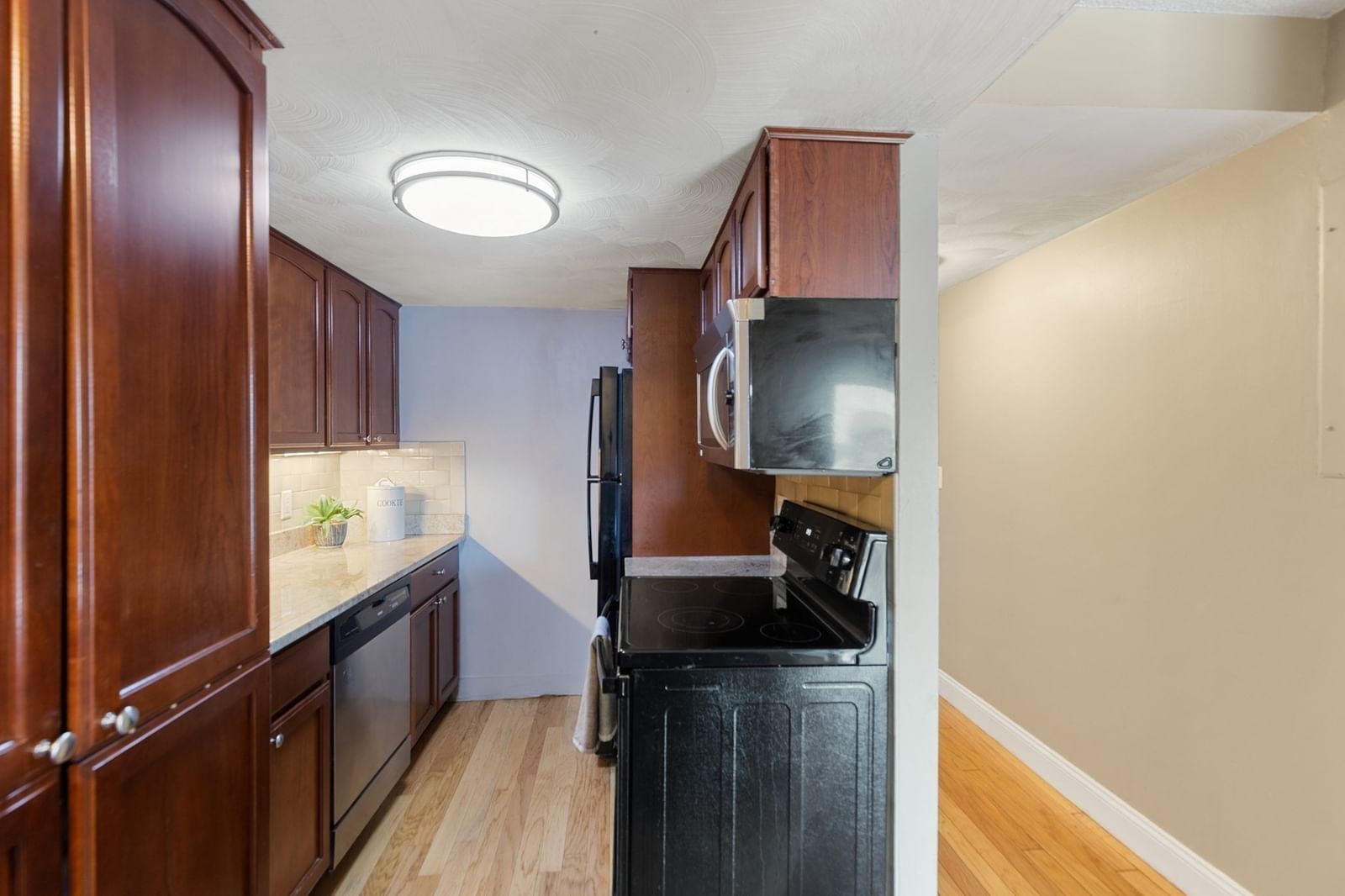 390 Broadway #51 Somerville — Photo 9 of 35