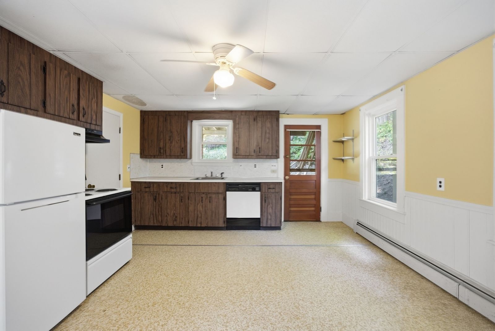 18 Oak St. Plymouth — Photo 7 of 33