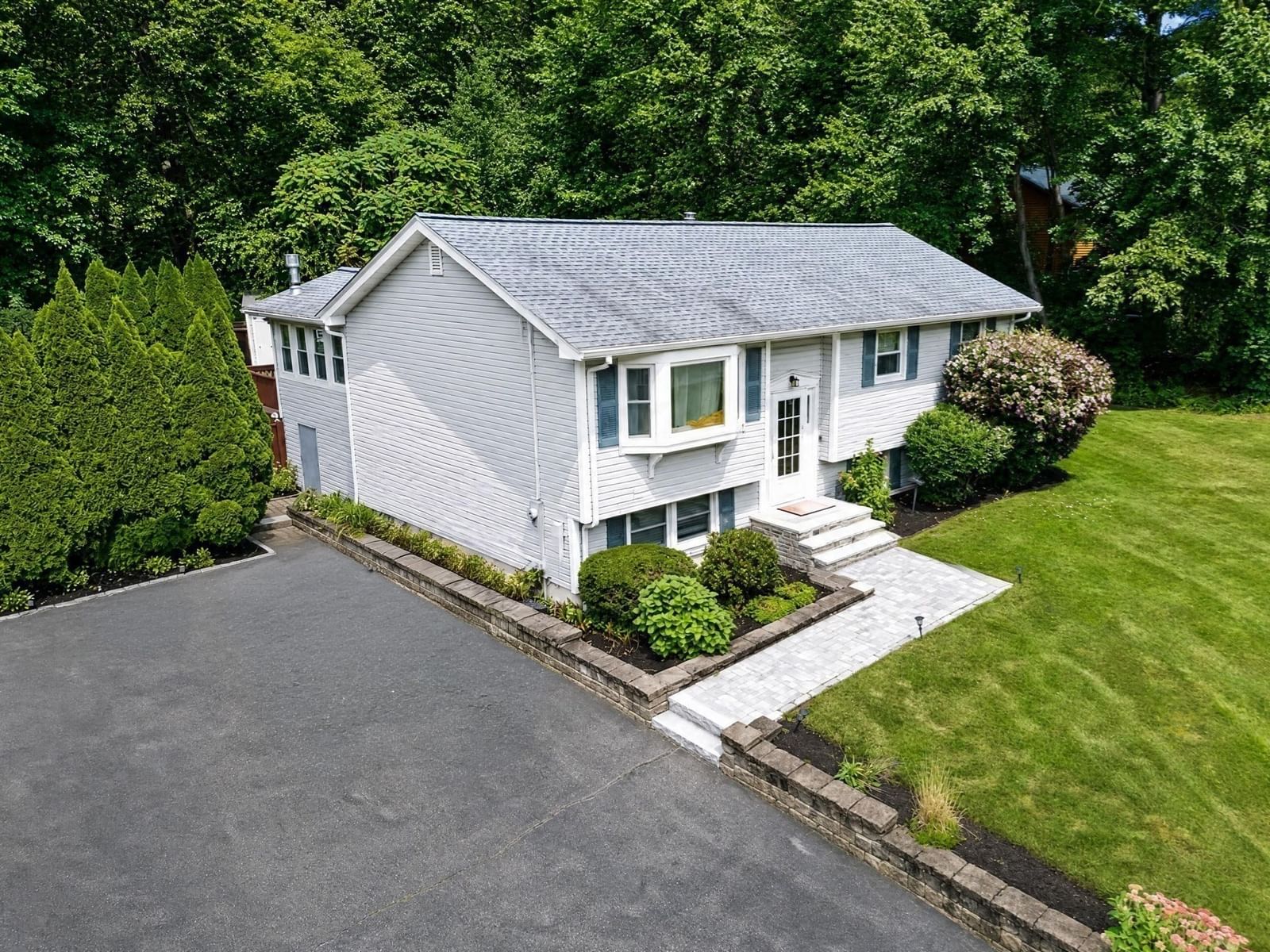 71 Martha Ave