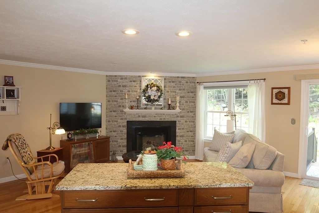 73 Bridle Cross Road #73 Fitchburg — Photo 2 of 25