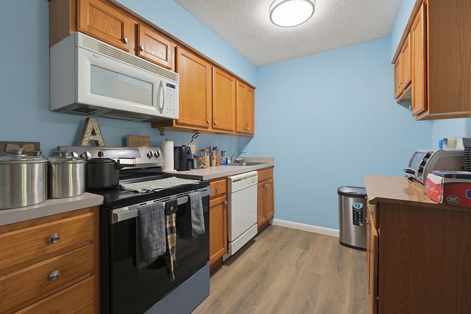 22 Dailey St #F Attleboro — Photo 7 of 29
