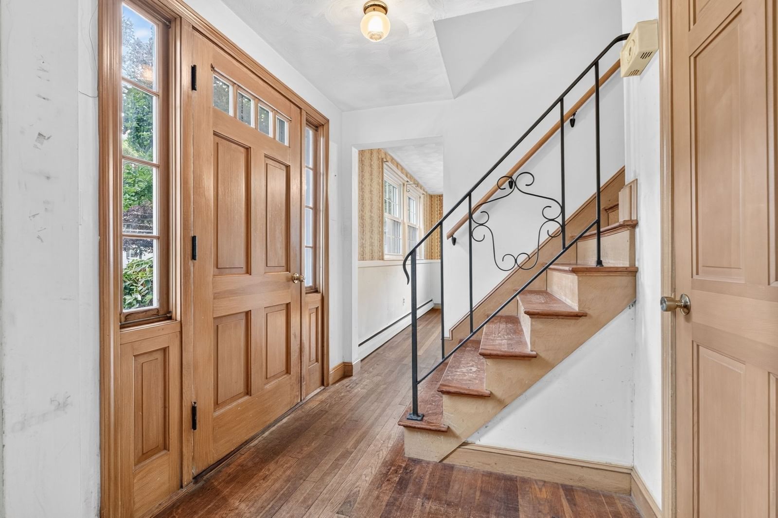 5 Robert Sproul Rd Medfield — Photo 3 of 41